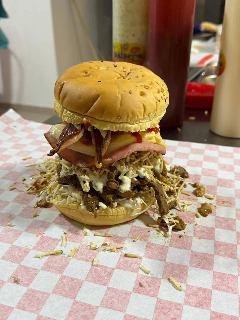 HAMBURGUESA ESPECIAL